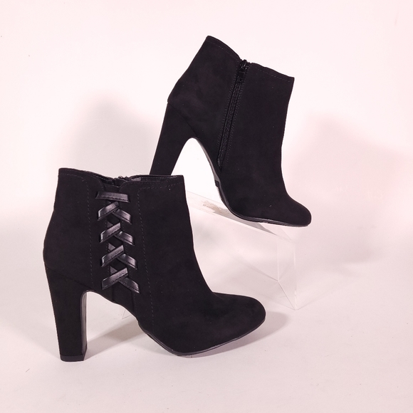 Fergalicous Purge Booties 10 Black Faux Suede Ankle Boots Heels - Picture 12 of 14